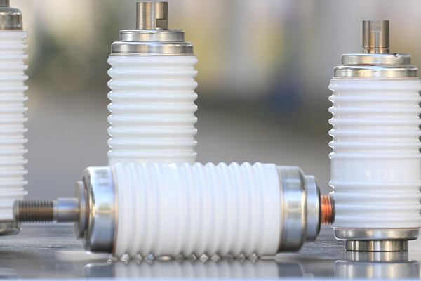 怎樣解決真空滅弧室的漏氣問(wèn)題？