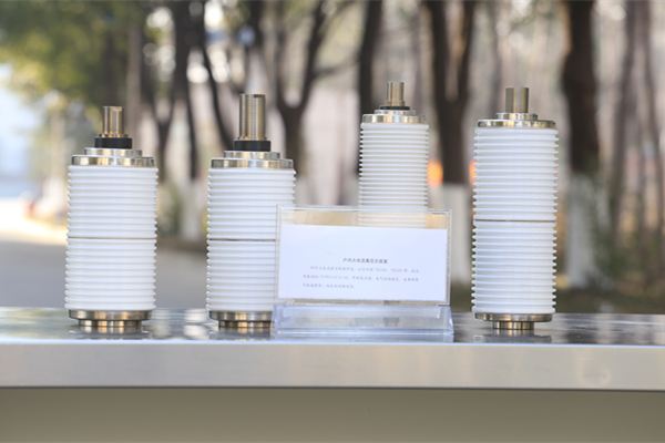 真空開(kāi)關(guān)管絕緣外殼采用玻璃材料，優(yōu)勢(shì)多多！